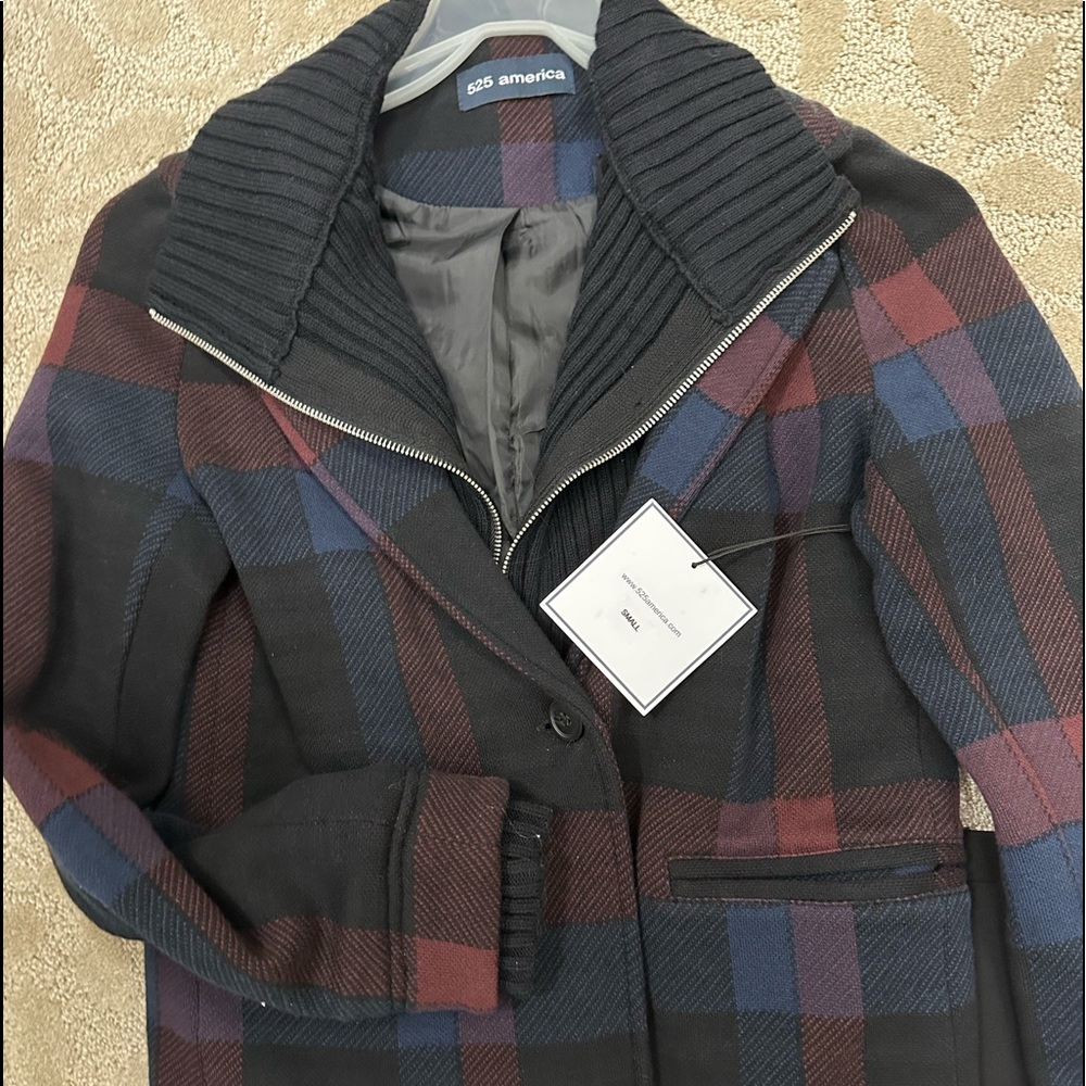 NWT 525 brand blazer. Burgundy plaid, with zip out sweater dickie. Size Sm